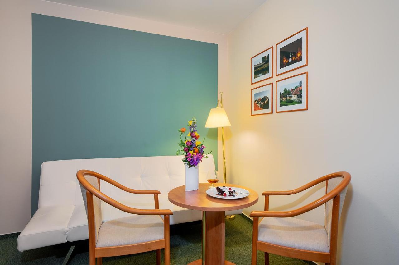 Hotel Bily Jednorozec Třeboň Eksteriør billede