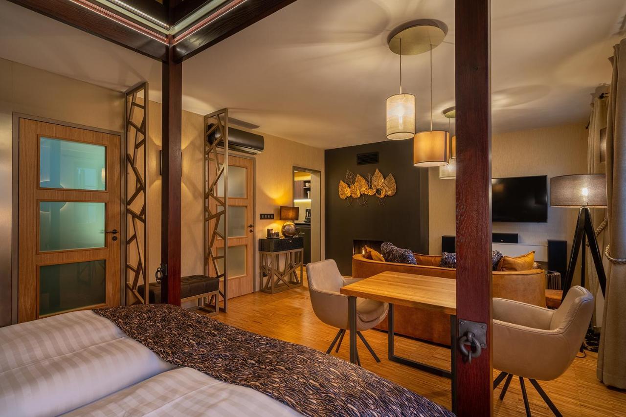 Hotel Bily Jednorozec Třeboň Eksteriør billede