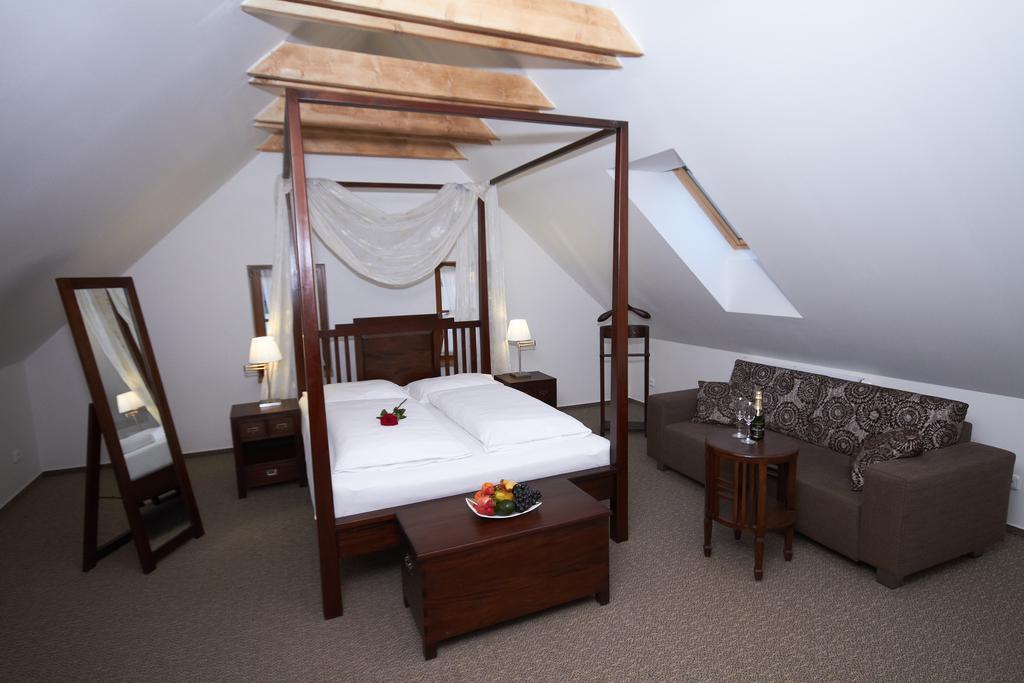 Hotel Bily Jednorozec Třeboň Eksteriør billede