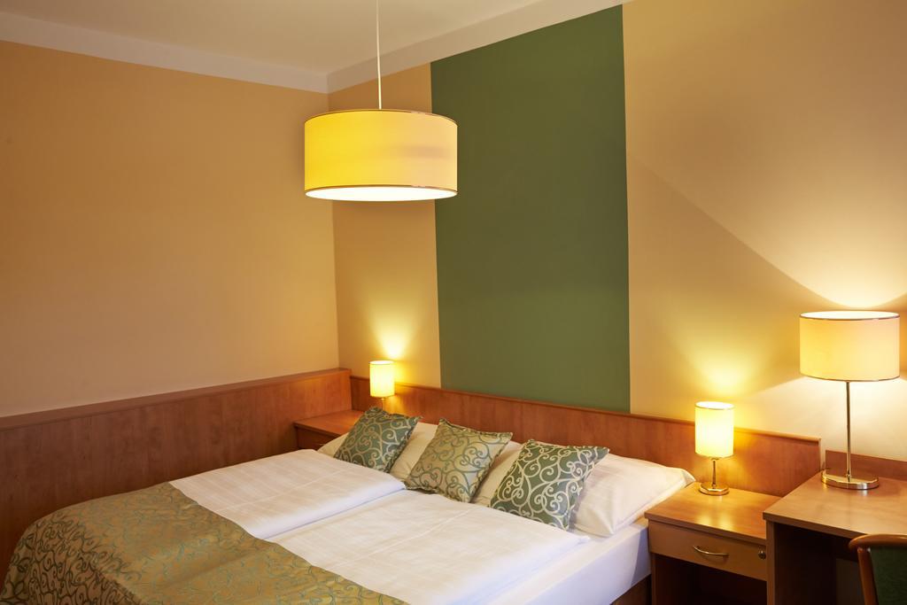 Hotel Bily Jednorozec Třeboň Eksteriør billede